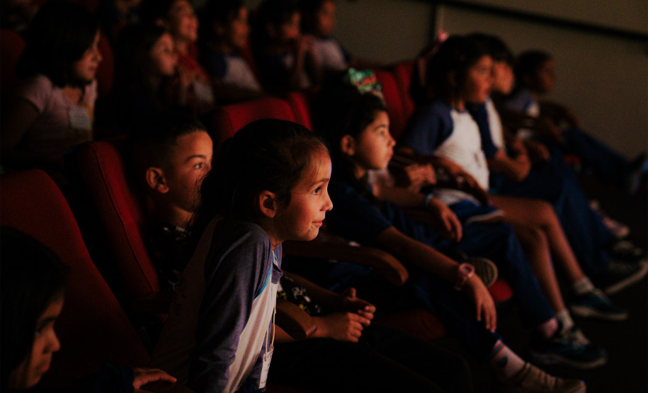 Programa Crianças no Teatro volta a circular e leva cultura de graça a cidades do Paraná