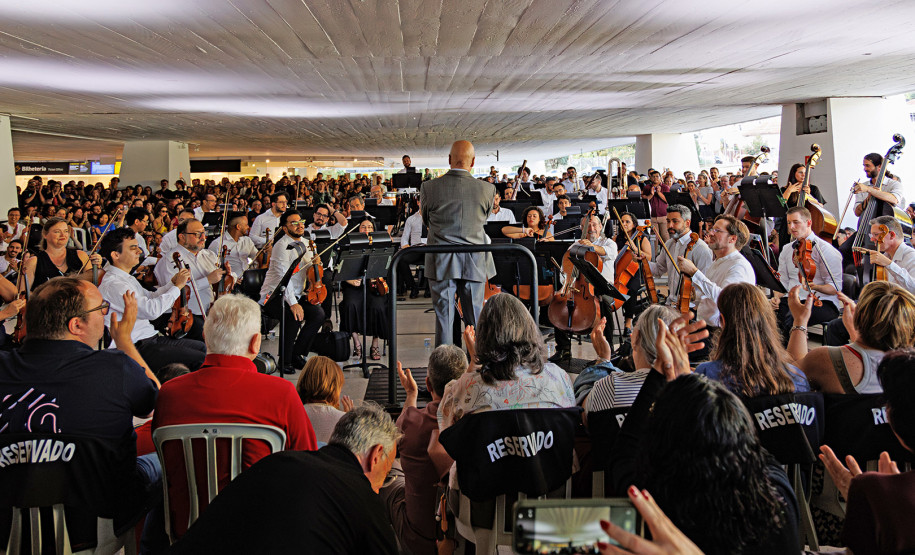 Estado leva cultura e turismo à primeira edição da Festa Literária do Paraná