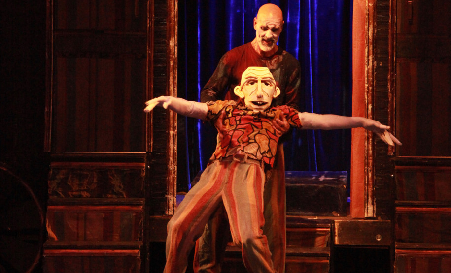 G2 Cia de Dança lota teatro e levanta a plateia em Francisco Beltrão, no Sudoeste