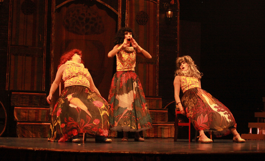 G2 Cia de Dança lota teatro e levanta a plateia em Francisco Beltrão, no Sudoeste