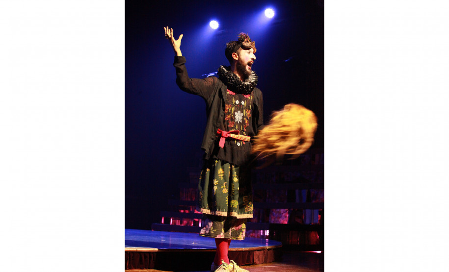 G2 Cia de Dança lota teatro e levanta a plateia em Francisco Beltrão, no Sudoeste