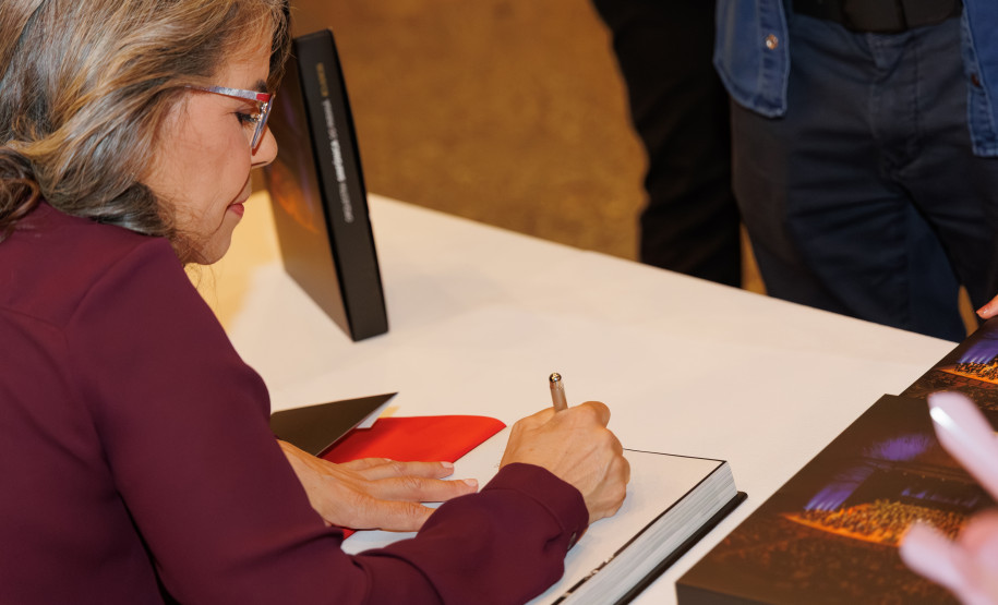 40 anos: mais de 500 pessoas prestigiam lançamento do livro sobre a Orquestra Sinfônica do Paraná