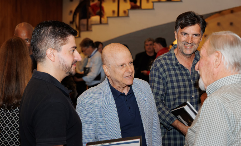 40 anos: mais de 500 pessoas prestigiam lançamento do livro sobre a Orquestra Sinfônica do Paraná