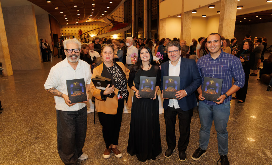 40 anos: mais de 500 pessoas prestigiam lançamento do livro sobre a Orquestra Sinfônica do Paraná