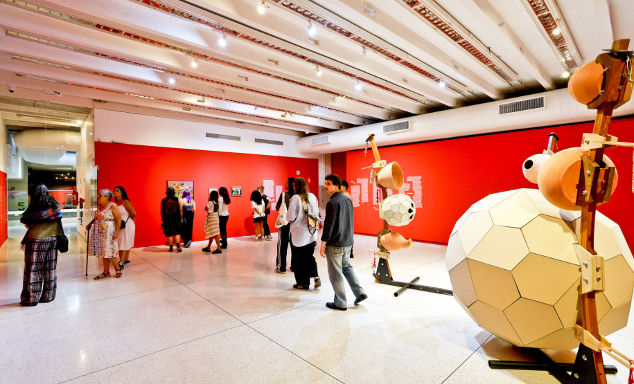 MON promove atividade para público 60+ inspirada na 36ª Bienal de São Paulo