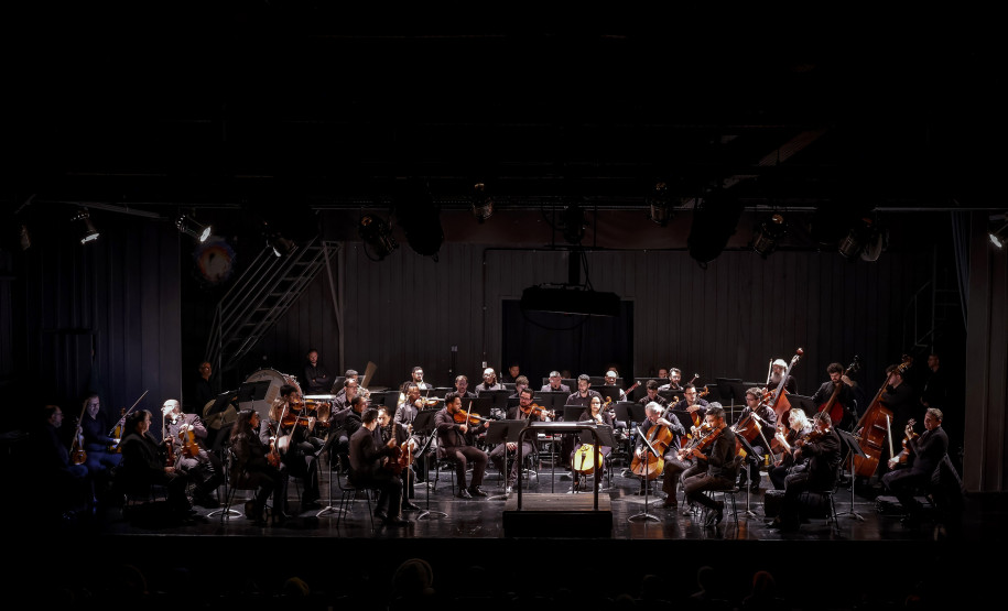 Orquestra Sinfônica do Paraná encanta crianças em concerto didático em Araucária