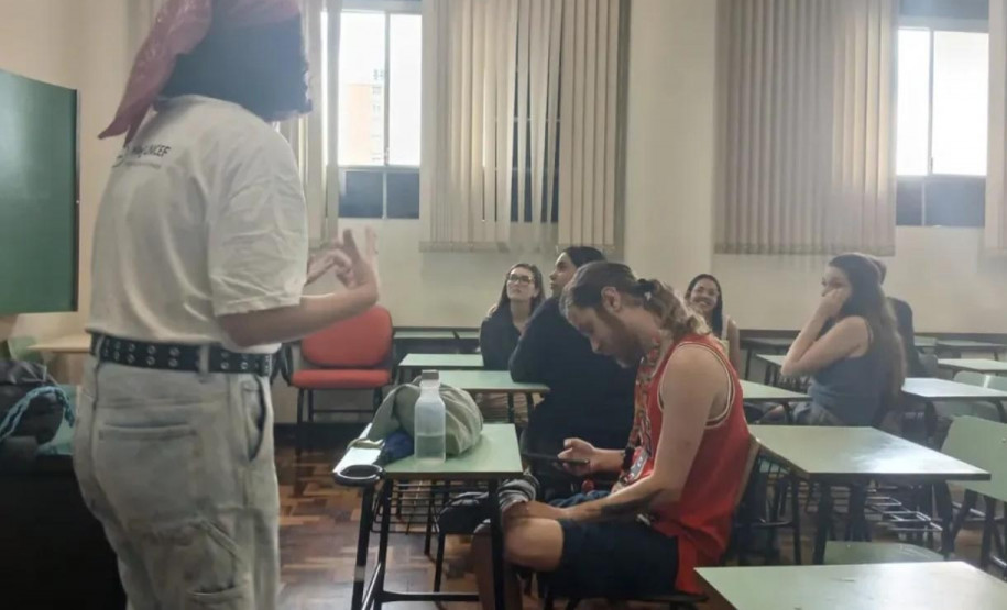 MAC Paraná promove atividade visual voltada a pessoas no espectro autista