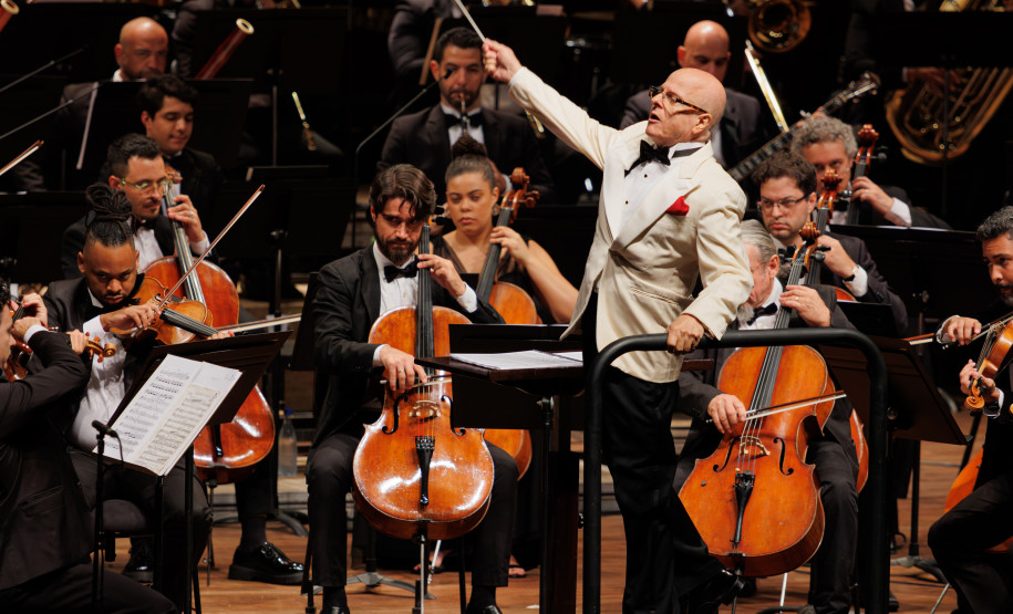 Primeiro dia de concerto do “Festival Gershwin" da Orquestra Sinfônica do Paraná lota o Guairão