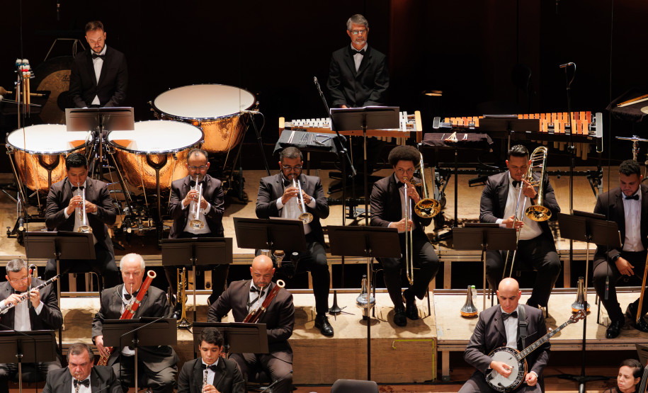 Primeiro dia de concerto do “Festival Gershwin" da Orquestra Sinfônica do Paraná lota o Guairão