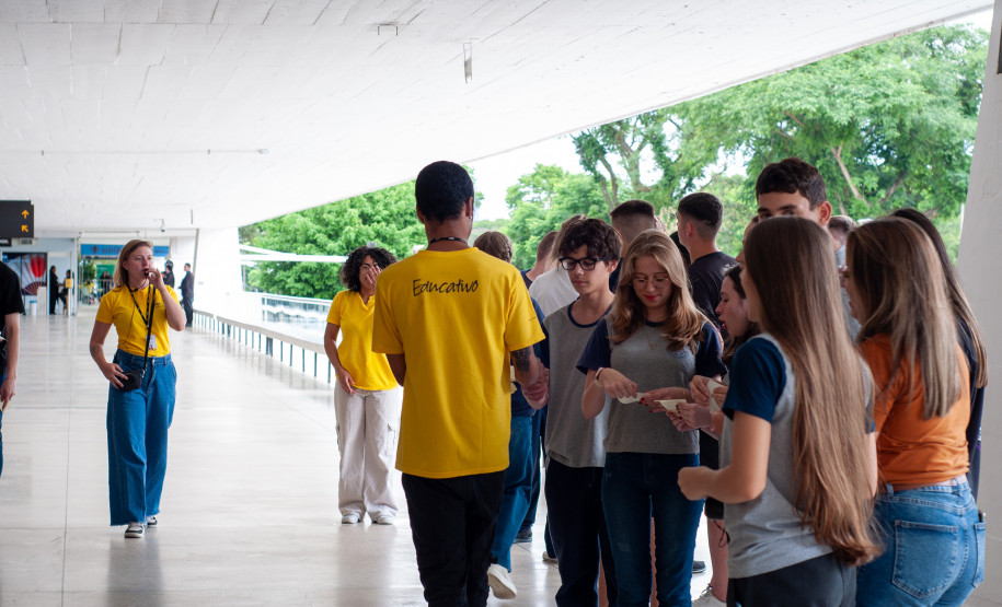 Museu Oscar Niemeyer divulga datas das visitas guiadas no mês de maio