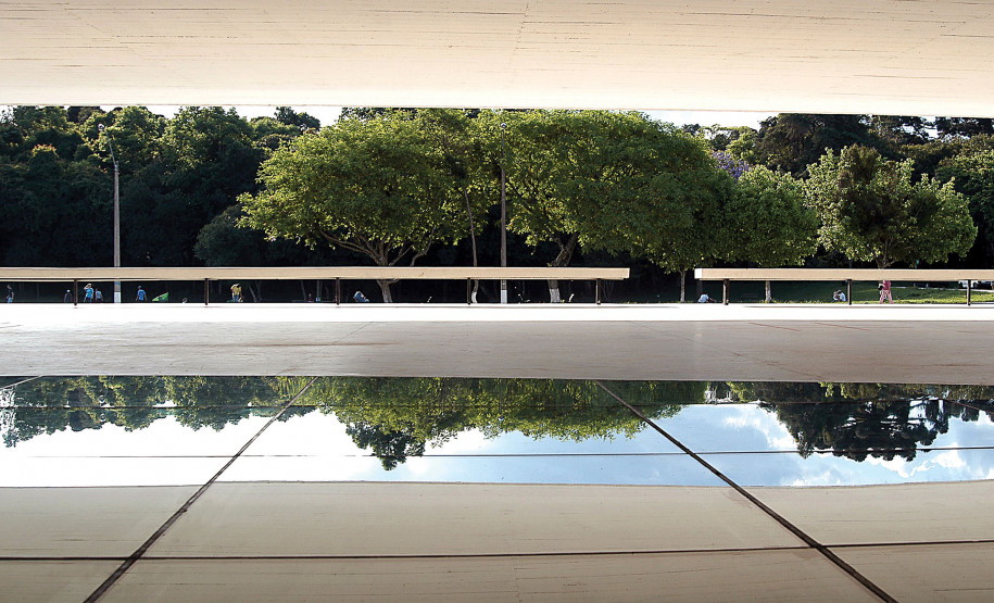 Museu Oscar Niemeyer divulga datas das visitas guiadas no mês de maio