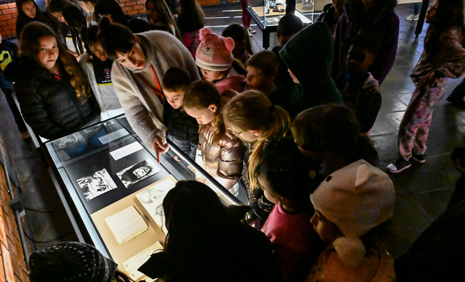 Patrimônio, memória e descoberta: 200 alunos visitam o Museu Satélite MUPA Pato Branco