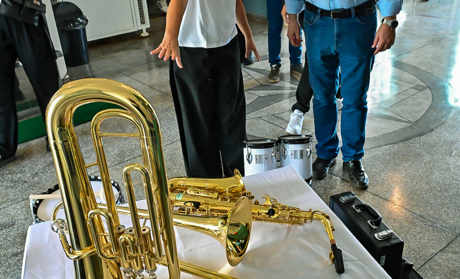 Estado amplia incentivo à musicalização com entrega de instrumentos em Campo Mourão