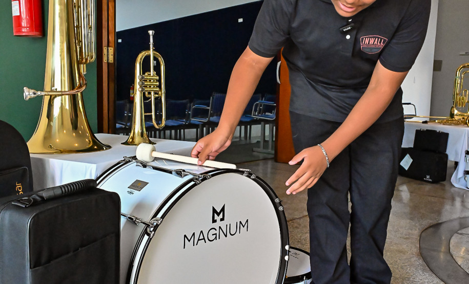 Estado amplia incentivo à musicalização com entrega de instrumentos em Campo Mourão
