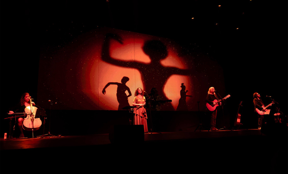 Teatro Guaíra recebe Oswaldo Montenegro e "A Dança dos Signos” no próximo sábado