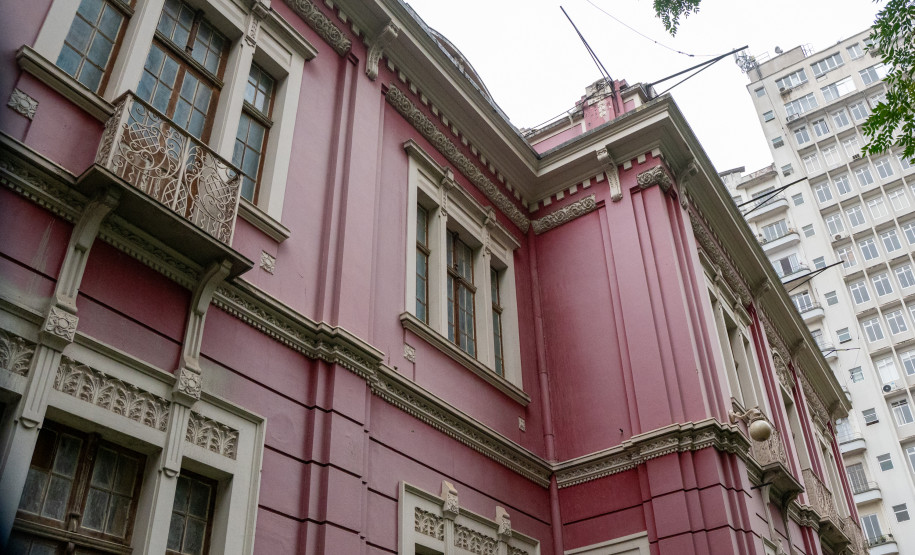 Governo do Estado retoma obras de restauro da sede histórica do MAC Paraná