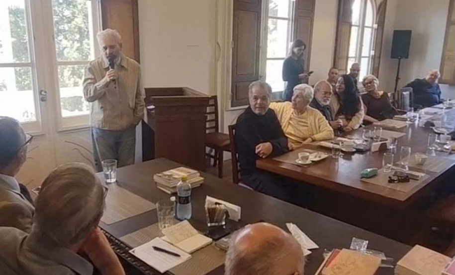 Academia Paranaense de Letras recebe livro sobre os 40 anos da Orquestra Sinfônica