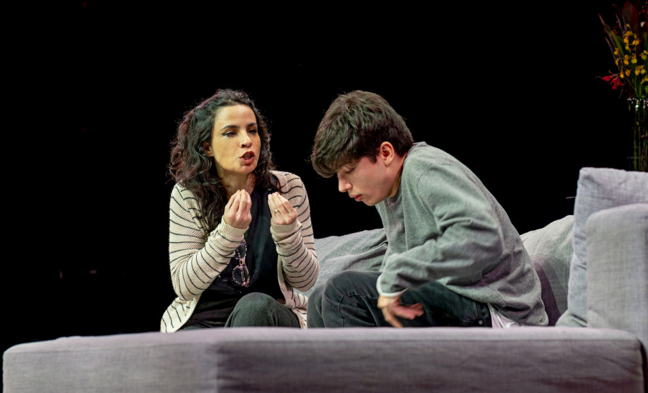 Teatro Guaíra recebe Gabriel Braga Nunes e Maria Ribeiro com apresentação única de “O Filho”
