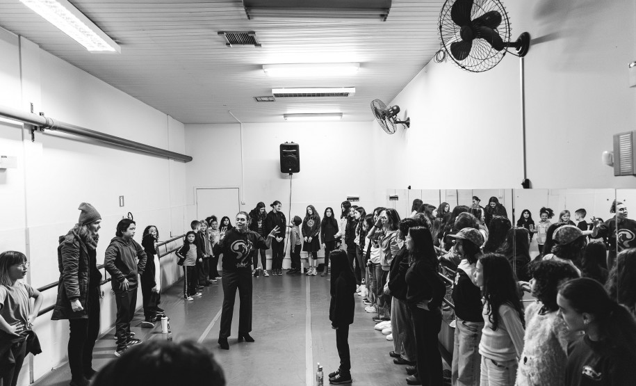 Projeto grandioso: concerto dos 41 anos da OSP mobiliza 230 artistas e crianças no Guairão