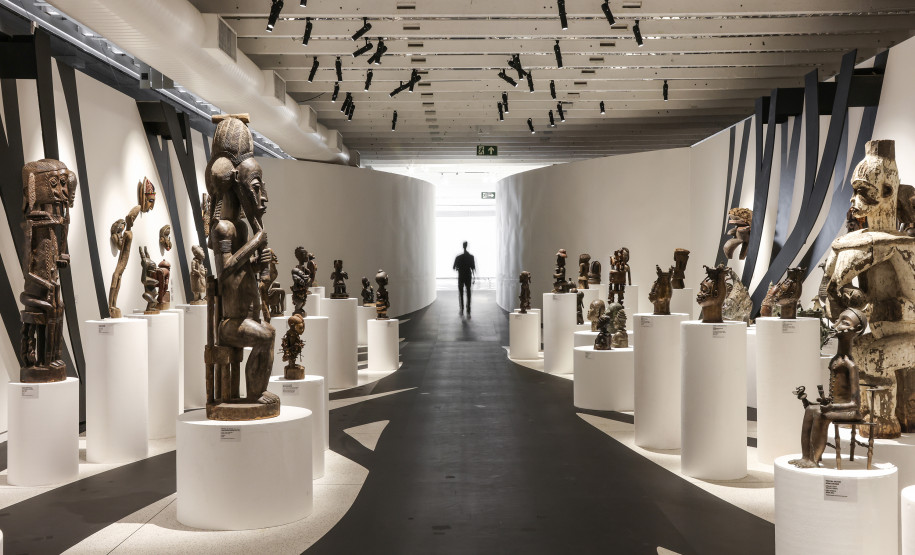 Visitas guiadas em junho vão mostrar detalhes da arquitetura, acervo e exposições do MON