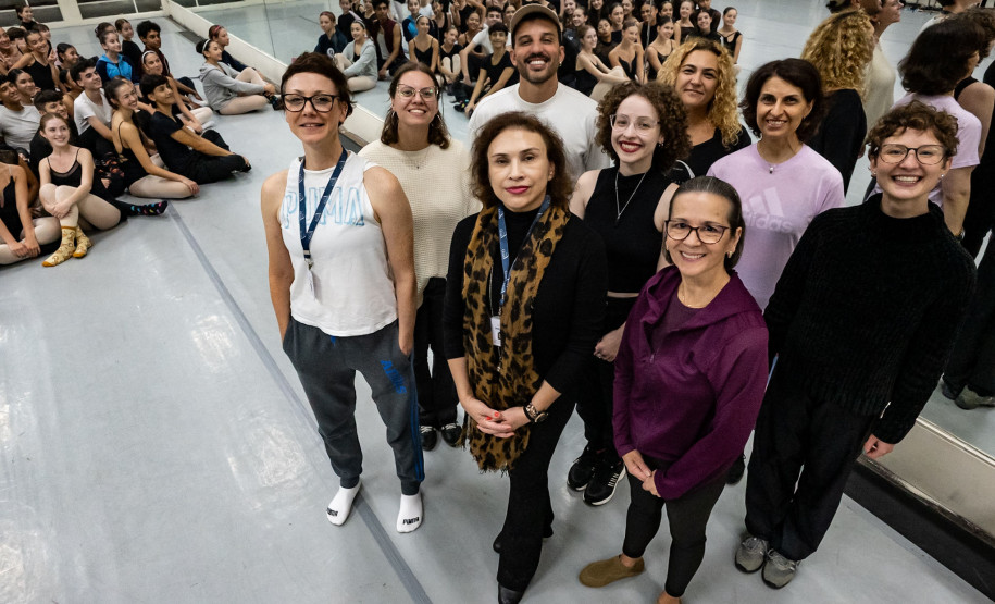 Escola de Dança Teatro Guaíra celebra 70 anos com espetáculo que revisita a própria trajetória