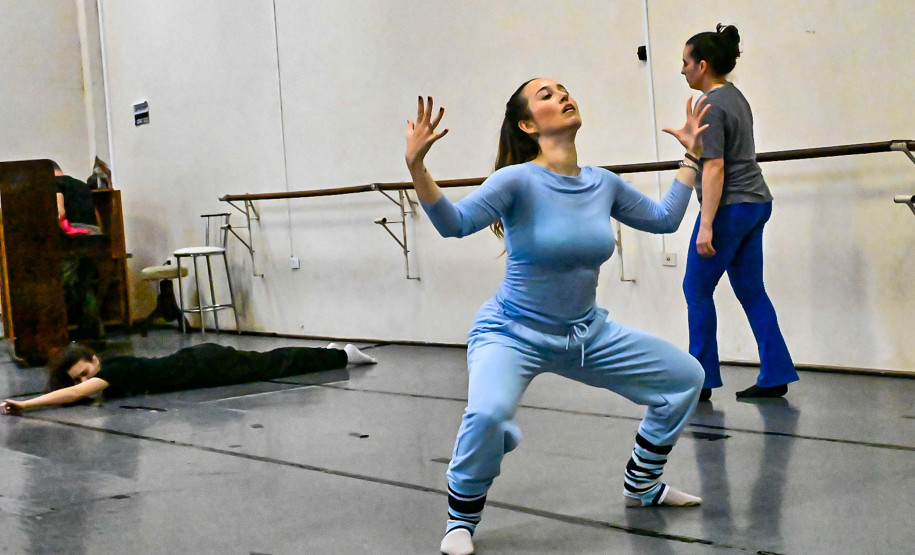 Teatro Guaíra oferece curso gratuito de técnicas corporais para artistas do movimento