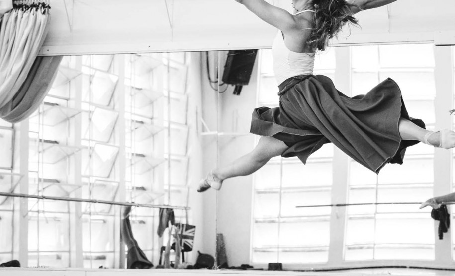 Estreia da semana, balé “GiselleS” transforma clássico em história de identidade e amor