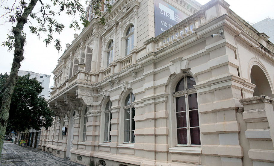 MIS-PR lança edital para novas exposições no segundo semestre de 2026