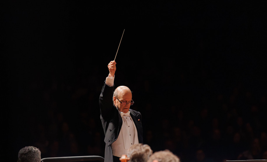 Concerto da Orquestra Sinfônica do Paraná celebra os 70 anos da pianista Analaura de Souza Pinto