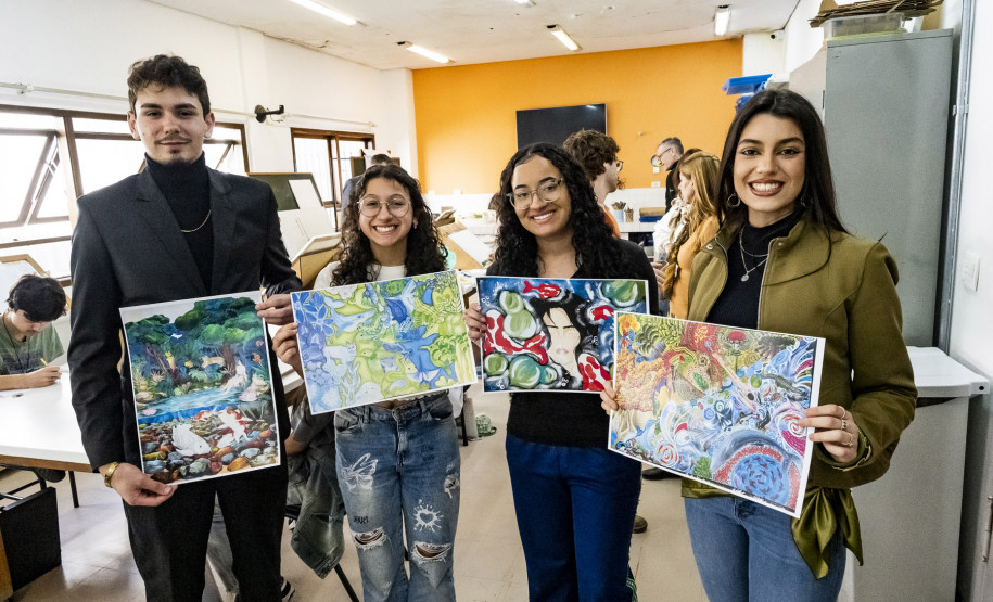 Alunos do Centro Juvenil de Artes Plásticas são classificados em concurso da Polônia