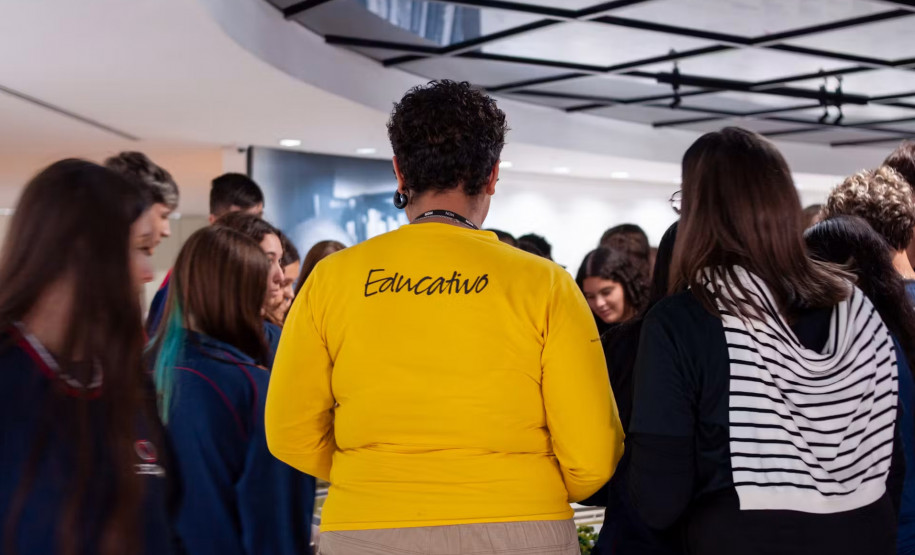 Matrículas abertas no Centro Juvenil de Artes Plásticas e oficina de mangá no MON marcam a agenda cultural da semana