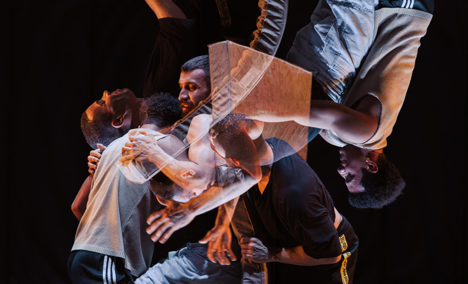 Balé Teatro Guaíra estreia espetáculo que une memória, coletividade e dança contemporâneaBalé Teatro Guaíra estreia espetáculo que une memória, coletividade e dança contemporânea
