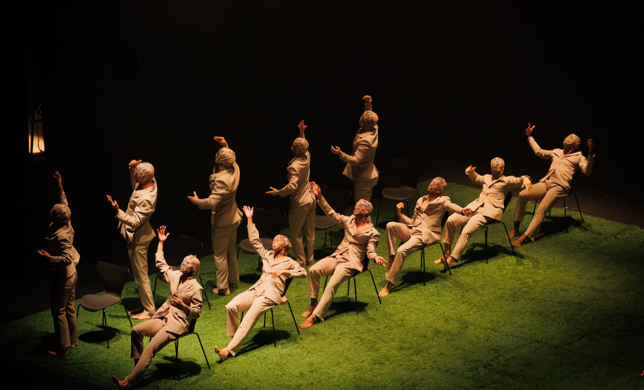 Balé Teatro Guaíra estreia espetáculo que une memória, coletividade e dança contemporâneaBalé Teatro Guaíra estreia espetáculo que une memória, coletividade e dança contemporânea