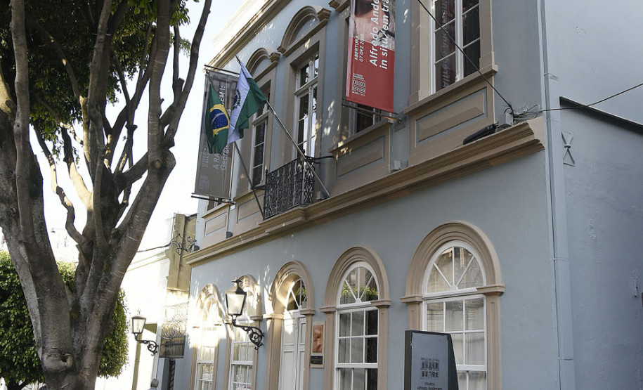 A fachada do MCAA; espaço foi completamente restaurado.