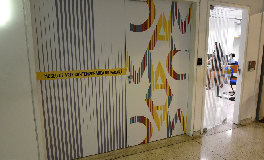A sede do MAC-PR está, temporariamente, no Museu Oscar Niemyer; sede no centro de Curitiba está fechada para reforma.