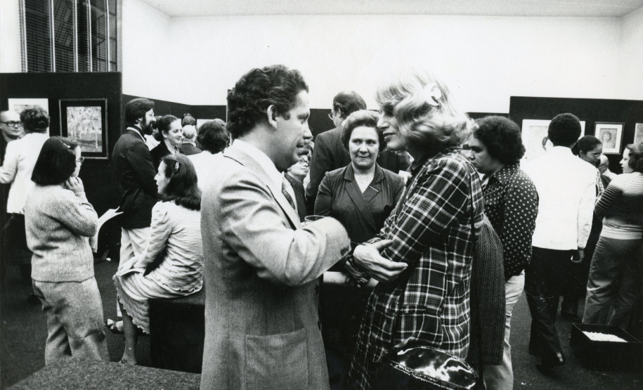 Exposição Adalice Araújo A crítica de arte Adalice Araújo.