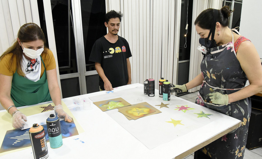 A aula de técnicas de arte urbana ensina os principais métodos para criação de obras na cidade.