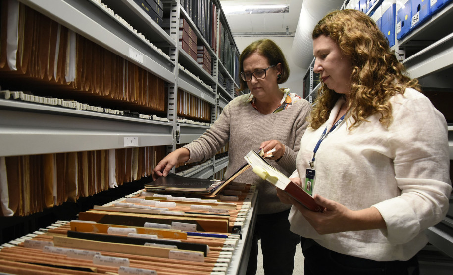 O registro de todas as obras é realizado pelo setor de acervo.