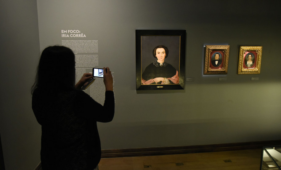 Exposição Iria Correa no Museu Paranaense.