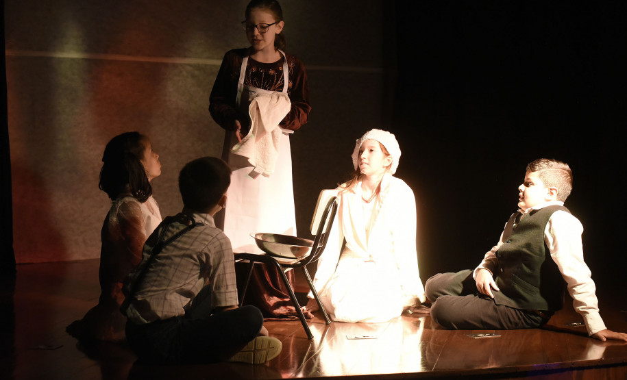 Ensaio da peça "Alfredo Andersen: Cenas do Cotidiano de um Paranista Norueguês" encenada pelos aluno do curo de teatro do CJAP.