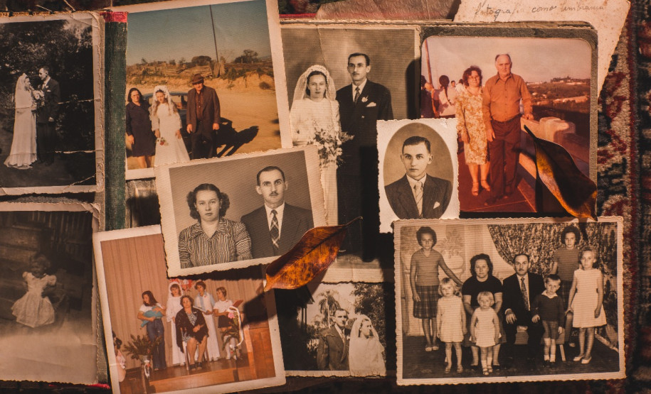 Lex Kozlik exibe seu trabalho “Caçadores de memórias”.