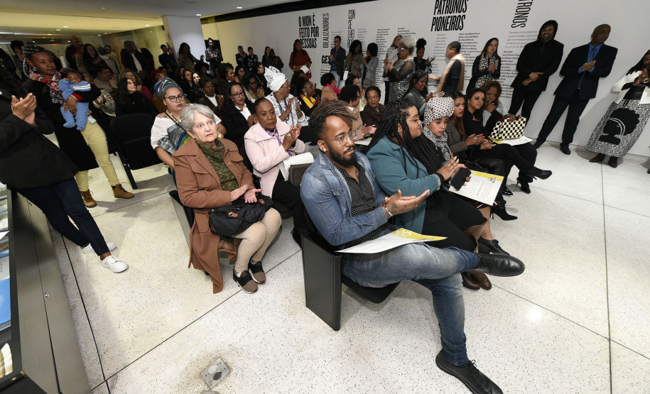30 mulheres negras foram homenageadas na abertura da programação do Movimenta Preta.