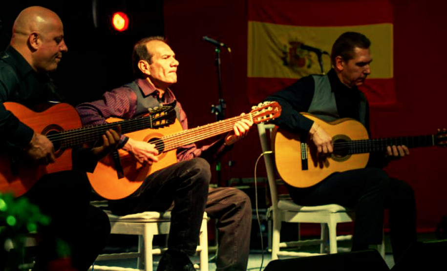 MGM Trio de Violões homenageia João Gilberto no projeto Música na Biblioteca MGM Trio de Violões homenageia João Gilberto no projeto Música na Biblioteca.